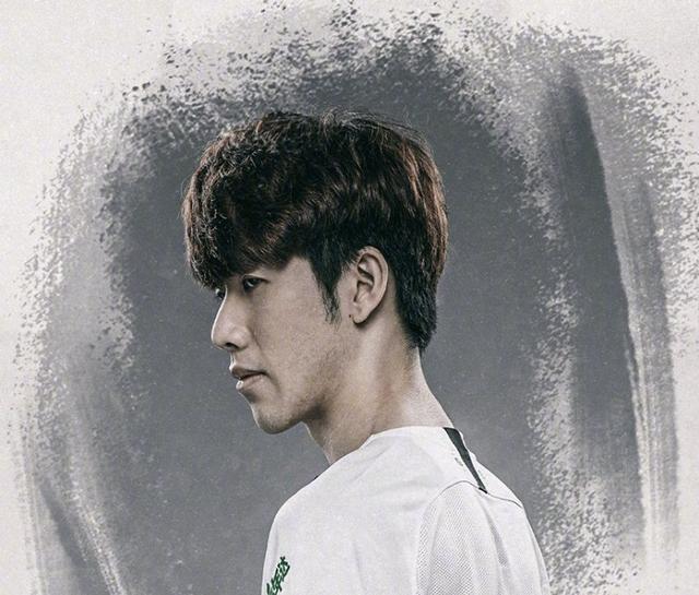 西甲最新积分战报 马竞退出争冠？姆巴佩2球 皇马胜弱旅追上巴萨.