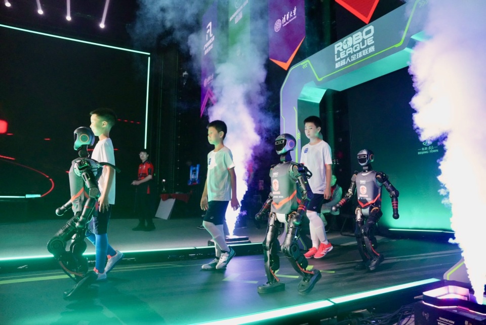 体育李岩龙再执山东女排帅印 全锦赛检验阵容蓄力未来